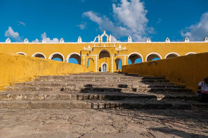 Izamal: 'Thành phố vàng' kỳ diệu của Mexico với vẻ đẹp không giống bất kỳ nơi nào trên thế giới - Ảnh 1.