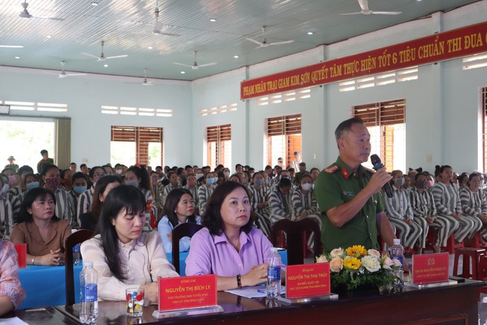 Bình Định: 200 nữ phạm nhân trại giam Kim Sơn giao lưu “Tìm lại ước mơ” - Ảnh 1.