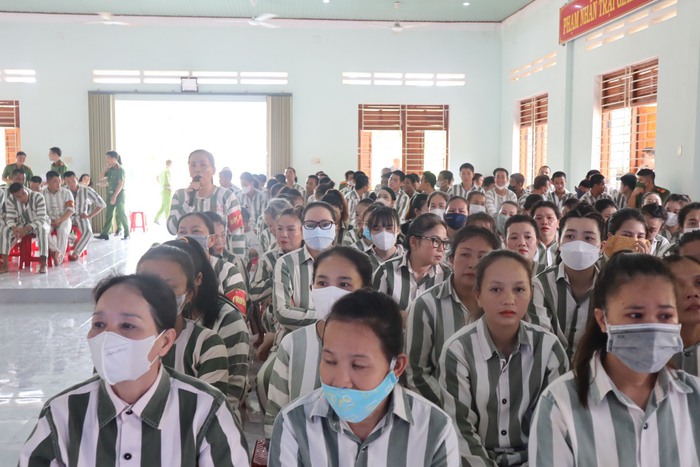 Bình Định: 200 nữ phạm nhân trại giam Kim Sơn giao lưu “Tìm lại ước mơ” - Ảnh 3.