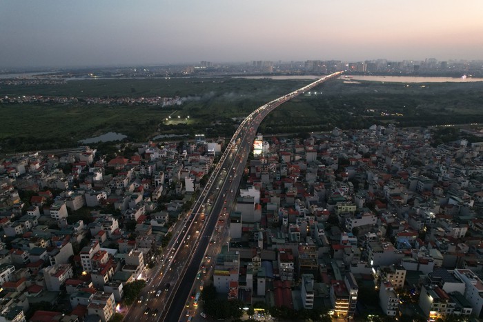 Ngày đầu thông xe cầu Vĩnh Tuy 2, người dân dễ dàng di chuyển về nhà - Ảnh 10.