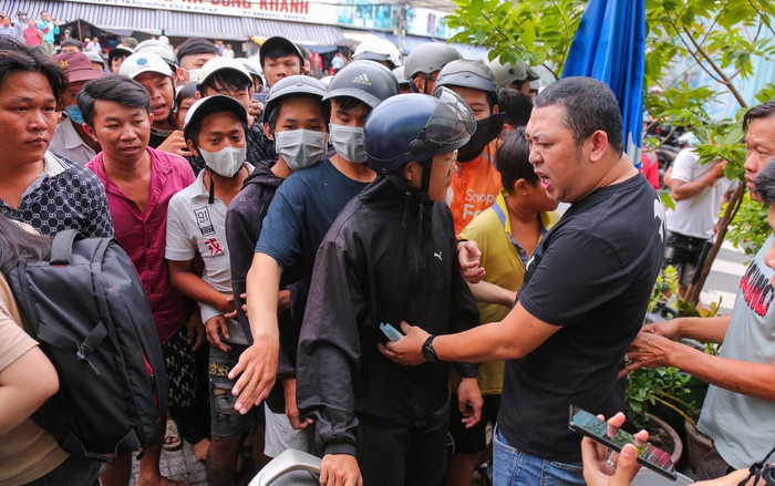 Hàng trăm thanh niên hào hứng “giật cô hồn” ngày Rằm Tháng 7 ở TPHCM  - Ảnh 7.