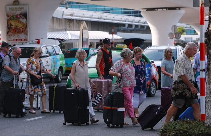 Sân bay Đà Nẵng nườm nượp du khách ngày đầu nghỉ lễ 2/9 - Ảnh 12.