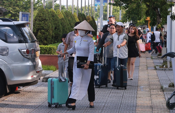 Sân bay Đà Nẵng nườm nượp du khách ngày đầu nghỉ lễ 2/9 - Ảnh 6.
