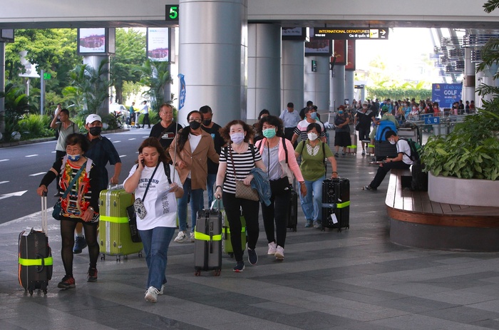 Sân bay Đà Nẵng nườm nượp du khách ngày đầu nghỉ lễ 2/9 - Ảnh 10.