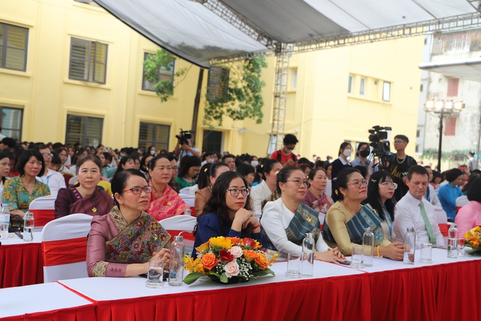 Hơn 1.500 tân sinh viên Học viện Phụ nữ Việt Nam chính thức bước vào năm học mới - Ảnh 2.