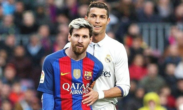 Vợ Messi quý phái dự sự kiện, bạn gái Ronaldo gây chú ý khi bình luận một từ duy nhất - Ảnh 2.