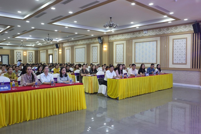 Tập huấn chính sách giảm nghèo, vun đắp giá trị gia đình Việt Nam cho cán bộ Hội LHPN tỉnh Hà Tĩnh - Ảnh 2.