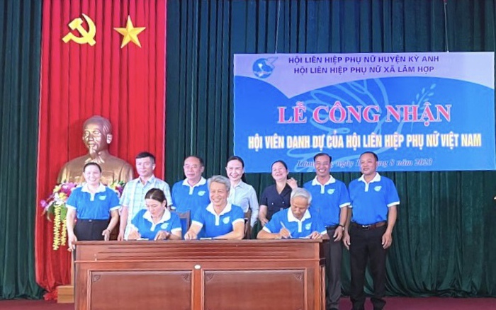 Hà Tĩnh: Kết nạp 31 nam giới trở thành Hội viên danh dự của Hội LHPN Việt Nam