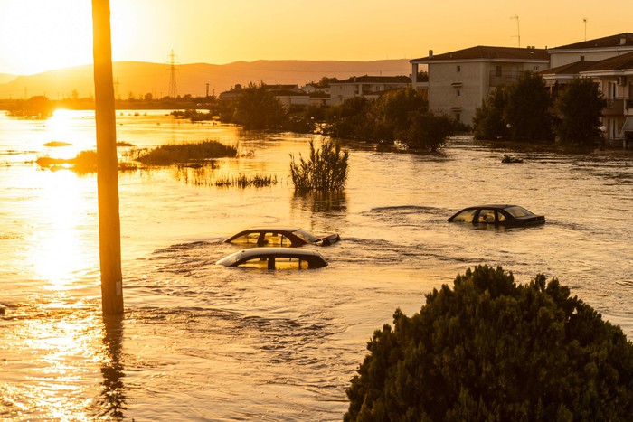 8 trận lũ lụt thảm họa chỉ trong hơn 10 ngày, thế giới đang đối mặt cơn thịnh nộ của biến đổi khí hậu? - Ảnh 4.