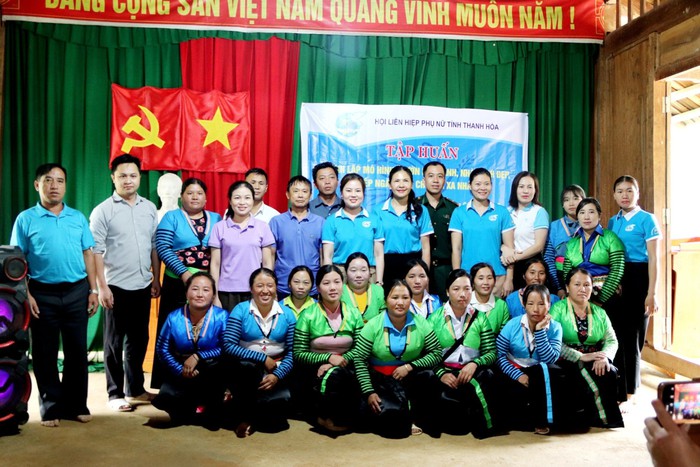 Nâng cao kiến thức cho hội viên, phụ nữ dân tộc Mông ở biên giới Thanh Hóa - Ảnh 2.