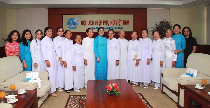 Lãnh đạo TƯ Hội LHPN Việt Nam tiếp đoàn Nữ phái Cao đài Minh Chơn đạo - Ảnh 1.
