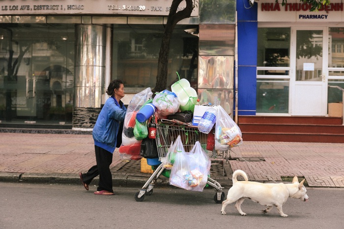 Có một TP.HCM đẹp và yên bình sáng 2/9: Mọi góc phố phấp phới cờ hoa - Ảnh 10.