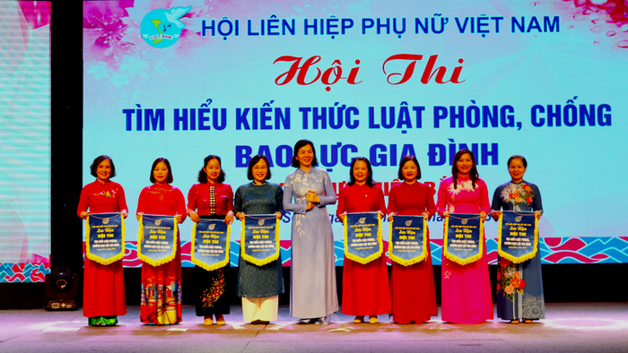 Lang Sơn: Sôi nổi Hội thi tìm hiểu Luật Phòng, chống bạo lực gia đình - Ảnh 2.