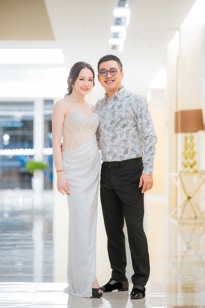 Vợ chồng Tuấn Hưng - Thu Hương đã có 10 năm hôn nhân hạnh phúc