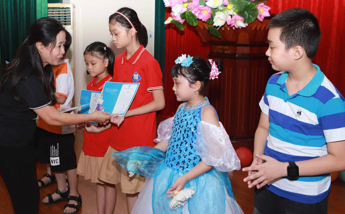 Tuyên dương thành tích học tập, vui Tết Trung thu cho con cán bộ, người lao động Cơ quan TƯ Hội LHPN Việt Nam - Ảnh 2.