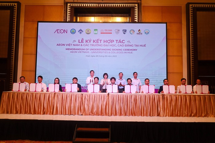 AEON Việt Nam ký kết hợp tác đào tạo nguồn nhân lực ngành bán lẻ Việt Nam - Ảnh 1.