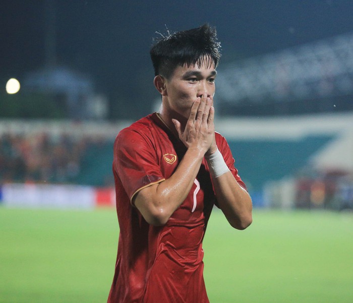Tuyển thủ U23 Việt Nam ăn mừng bàn thắng: Thông điệp gửi tới bạn gái  - Ảnh 5.