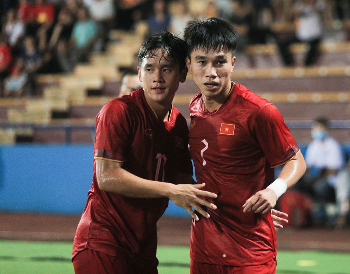 Tuyển thủ U23 Việt Nam ăn mừng bàn thắng: Thông điệp gửi tới bạn gái  - Ảnh 4.