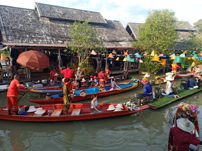 Chợ nổi Pattaya - điểm du lịch nổi tiếng Thái Lan &quot;bà hỏa&quot; thiêu rụi, người dân náo loạn nhảy xuống nước thoát thân - Ảnh 10.