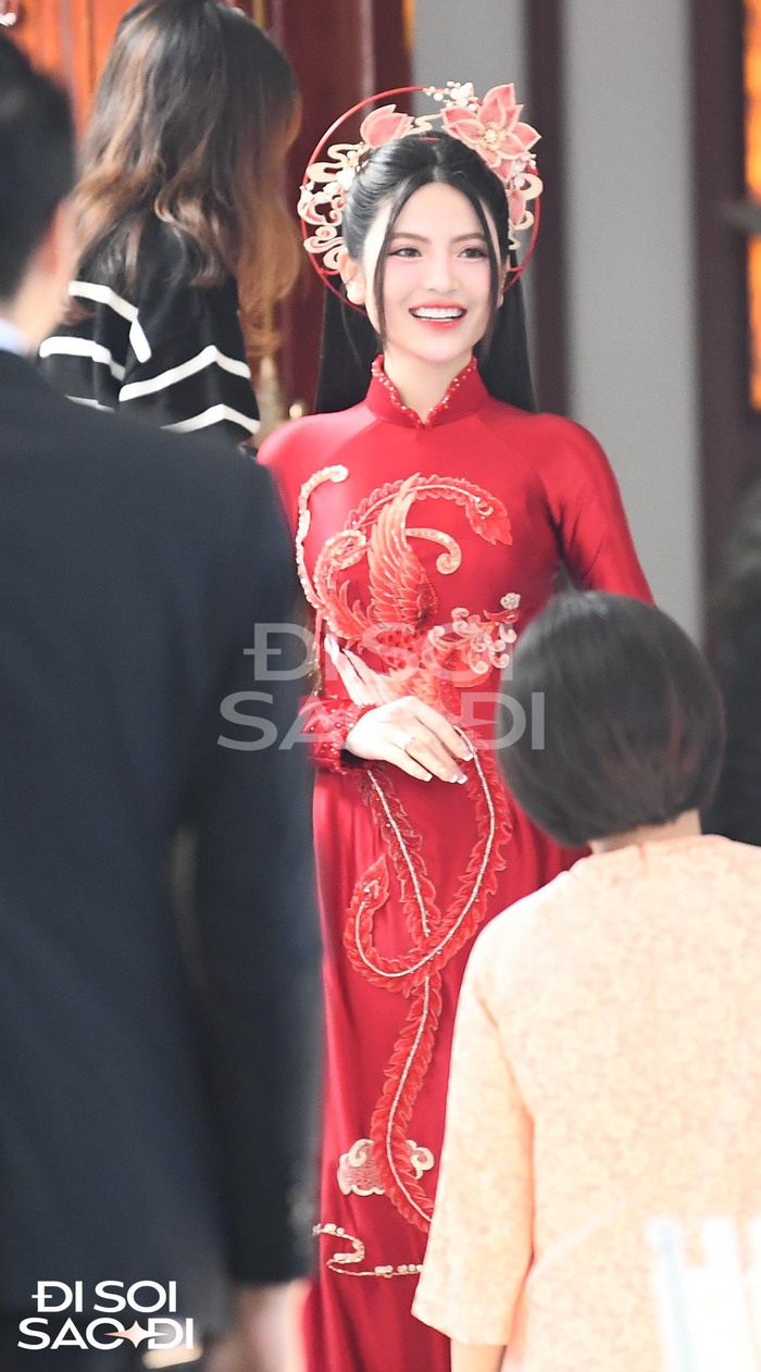Cô dâu Chu Thanh Huyền xinh đẹp đằm thắm xuất hiện trước giờ ăn hỏi với Quang Hải- Ảnh 1.