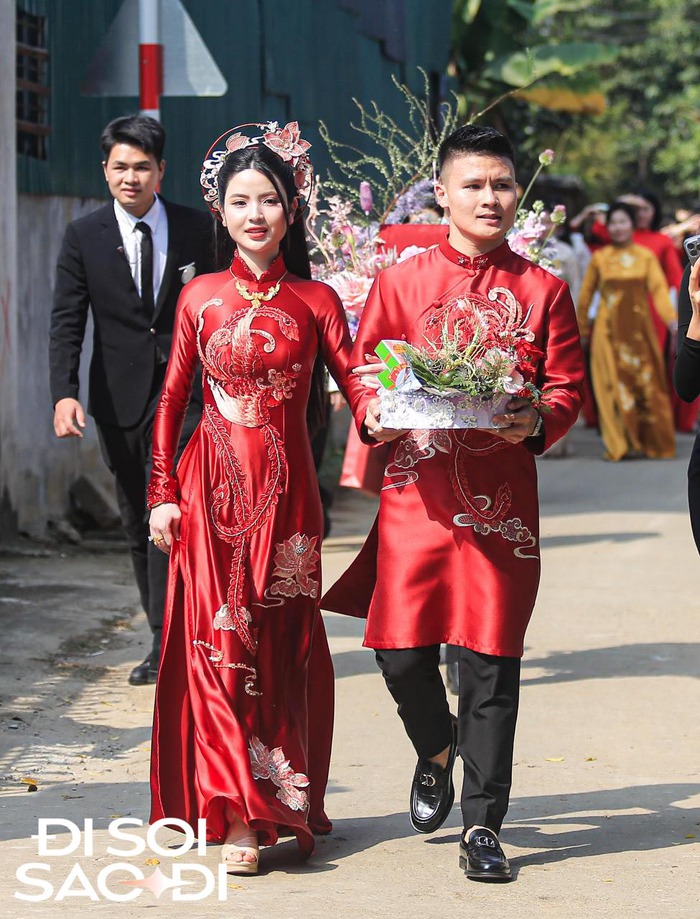 Toàn cảnh lễ ăn hỏi và đón dâu của Quang Hải - Chu Thanh Huyền: Visual cô dâu chú rể sáng bừng- Ảnh 6.