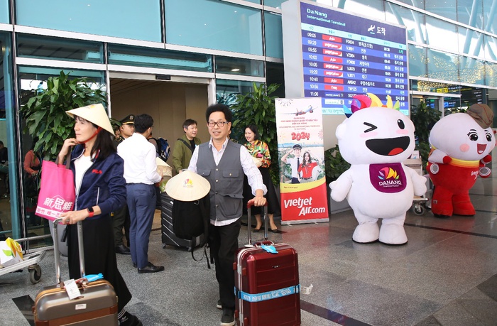 Hơn 15.000 du khách "xông đất" Đà Nẵng ngày đầu năm mới qua đường hàng không- Ảnh 6.