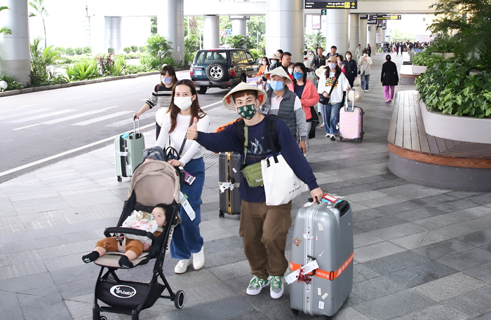 Hơn 15.000 du khách "xông đất" Đà Nẵng ngày đầu năm mới qua đường hàng không- Ảnh 12.