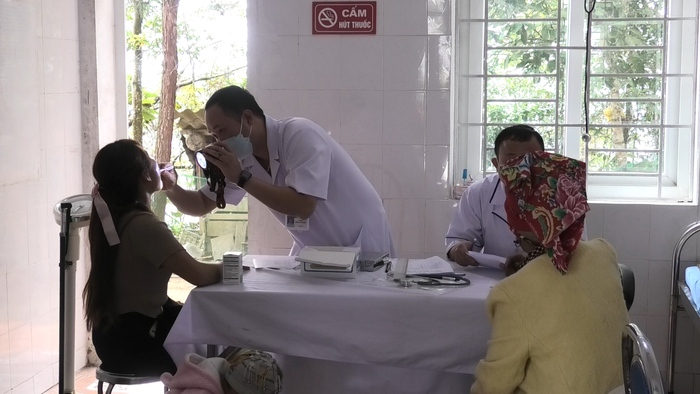 Lào Cai: "Xuân biên phòng ấm lòng dân bản" trao 450 suất quà cho hộ nghèo, gia đình chính sách  - Ảnh 2.