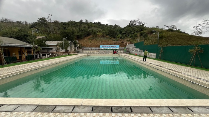 Khánh thành bể bơi huấn luyện phòng chống đuối nước cho trẻ em biên giới - Ảnh 1.