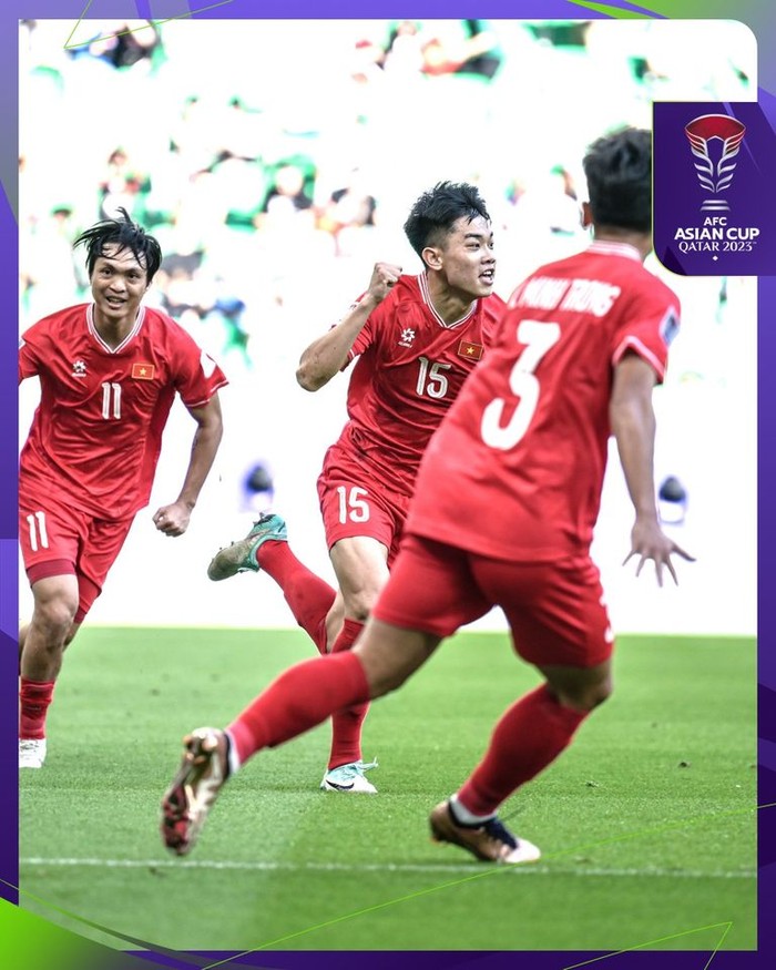 Đội tuyển Việt Nam - Nhật Bản 2-4: Dù thua, hàng triệu cổ động viên vẫn tự hào- Ảnh 4.