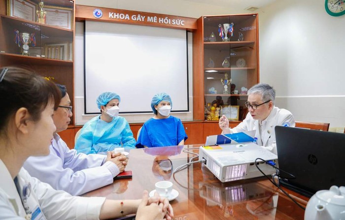 Bộ trưởng Bộ Y tế gửi Thư khen các đơn vị thực hiện thành công 02 ca can thiệp tim bào thai đầu tiên ở Việt Nam- Ảnh 1.