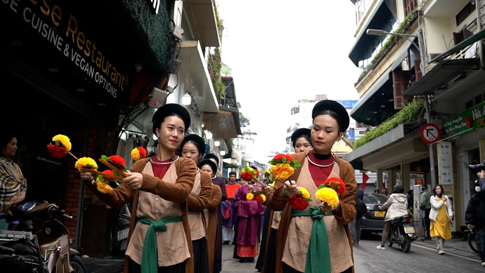 Hàng nghìn du khách tham gia "Tết Việt – Tết Phố 2024"- Ảnh 6.
