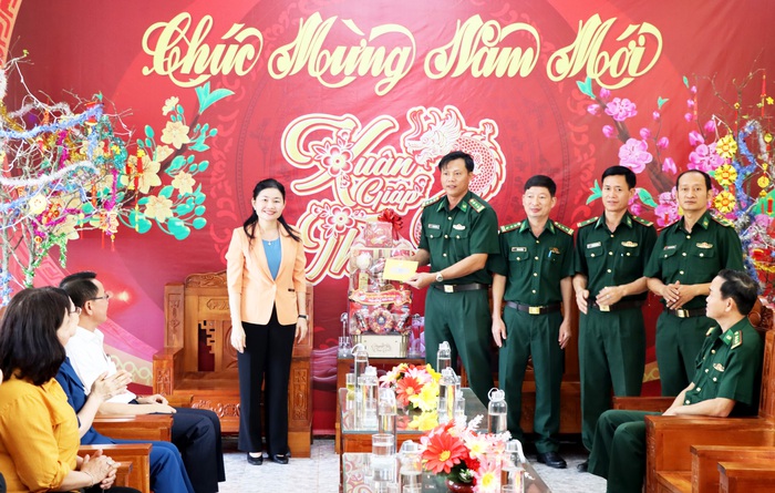Lãnh đạo Hội LHPN Việt Nam chúc tết tại huyện biên giới Bình Phước- Ảnh 3.