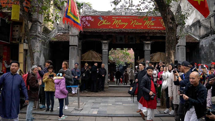 Hàng nghìn du khách tham gia "Tết Việt – Tết Phố 2024"- Ảnh 10.