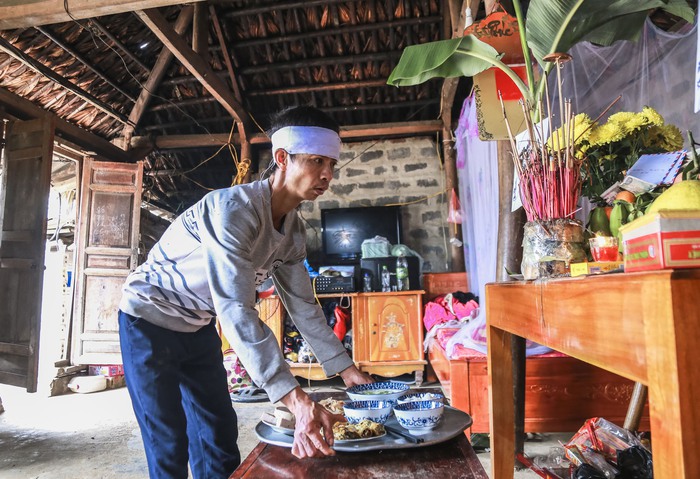 Xót xa 3 đứa trẻ mồ côi mẹ sau tai nạn giao thông, nương tựa vào bố tật nguyền: "Mất mẹ là mất mát quá lớn đối với cuộc đời cháu" - Ảnh 6.