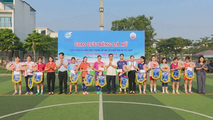 Bắc Ninh: Giao lưu bóng đá nữ chào mừng kỷ niệm 94 năm thành lập Hội LHPN Việt Nam  - Ảnh 1.