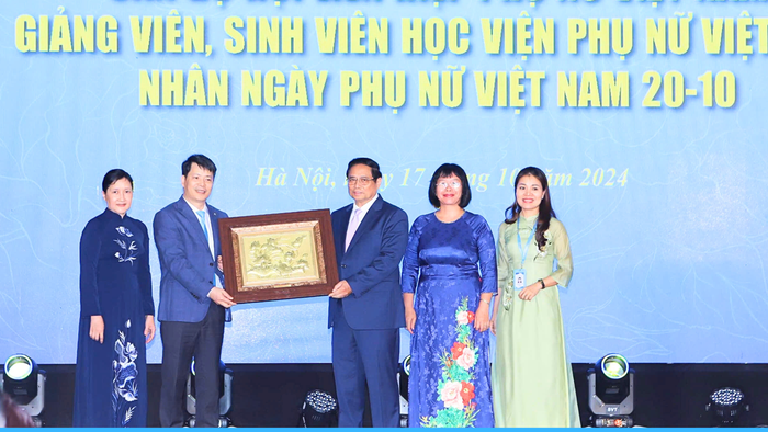 Thủ tướng Chính phủ lưu ý một số nhiệm vụ để Học viện Phụ nữ Việt Nam phát triển, đổi mới, sáng tạo - Ảnh 3.