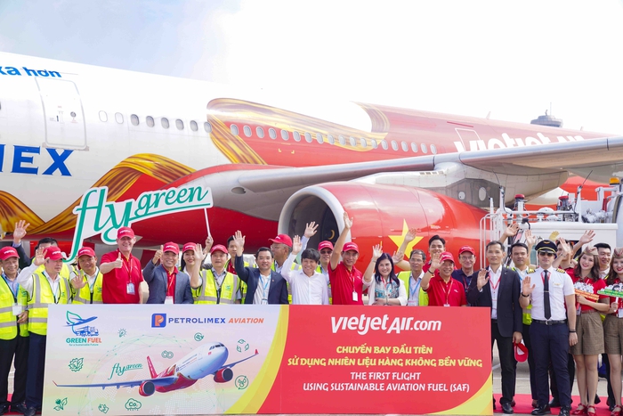 Vietjet tiên phong khai thác chuyến bay đầu tiên sử dụng nhiên liệu hàng không bền vững SAF, giảm thải 80% carbon- Ảnh 1.