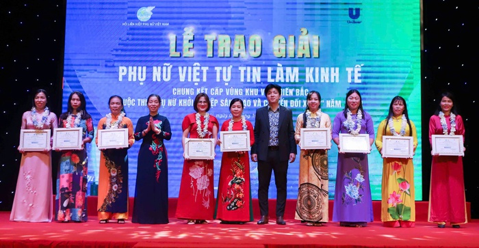 Dự án "Nuôi gà thảo dược vi sinh dưới tán hồi" giành giải Đặc biệt Cuộc thi Phụ nữ khởi nghiệp cấp vùng miền Bắc- Ảnh 7.