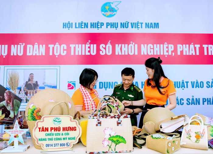 Giúp phụ nữ dân tộc thiểu số An Giang nuôi ước mơ khẳng định bản thân- Ảnh 3.