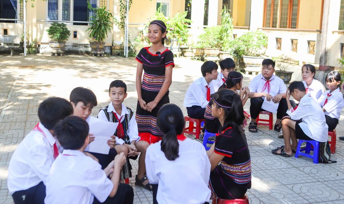 Nữ thanh niên dân tộc thiểu số tự tin làm "Thủ lĩnh
của sự thay đổi"- Ảnh 1. Nữ thanh niên dân tộc thiểu số tự tin làm "Thủ lĩnh
của sự thay đổi"- Ảnh 1.