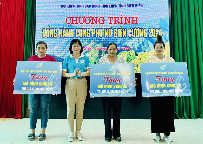 Cụm thi đua các tỉnh Đồng bằng sông Hồng tích cực "Đồng hành cùng phụ nữ biên cương"- Ảnh 1.