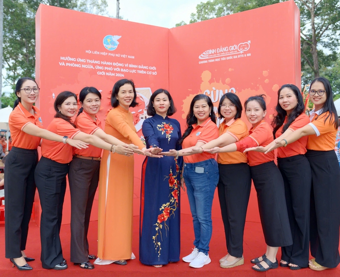 "Cùng chung tay, Cùng thay đổi" vì bình đẳng giới và phòng ngừa, ứng phó với bạo lực trên cơ sở giới- Ảnh 6.