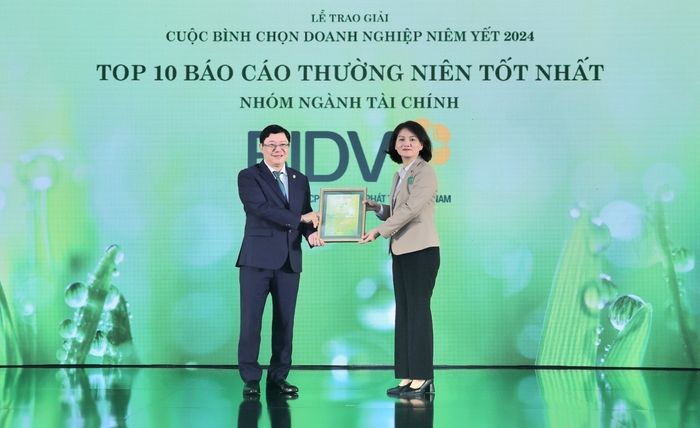 BIDV nhận giải thưởng "Top 10 Báo cáo thường niên tốt nhất - Nhóm ngành tài chính"- Ảnh 1.