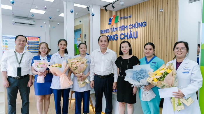 
Y bác sĩ FPT Long Châu cứu nguy kịp thời cho cụ ông bị nhồi máu cơ tim
- Ảnh 1.