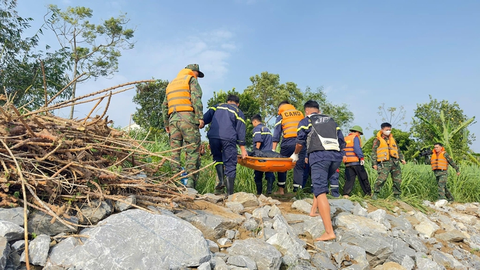 Hội LHPN huyện Tam Nông thăm hỏi, động viên gia đình 5 học sinh đuối nước tử vong- Ảnh 1.