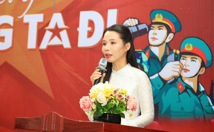 Trưởng Ban Tổ chức - NTK Thùy Dung giới thiệu về chương trình Trưởng Ban Tổ chức - NTK Thùy Dung giới thiệu về chương trình