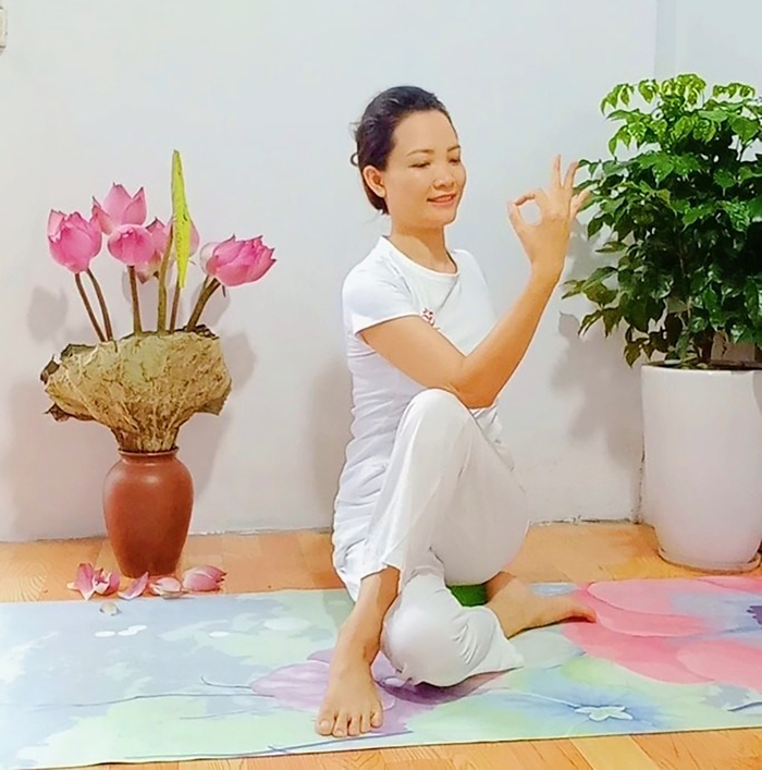 Yoga nội tiết - Yêu thương từ hơi thở - Ảnh 1.