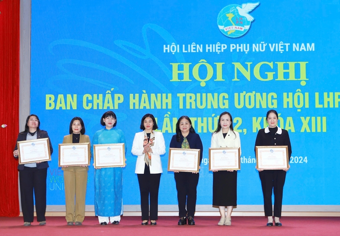 8 Hội LHPN tỉnh, thành được tặng Cờ "Đơn vị dẫn đầu phong trào thi đua năm 2024"- Ảnh 5.