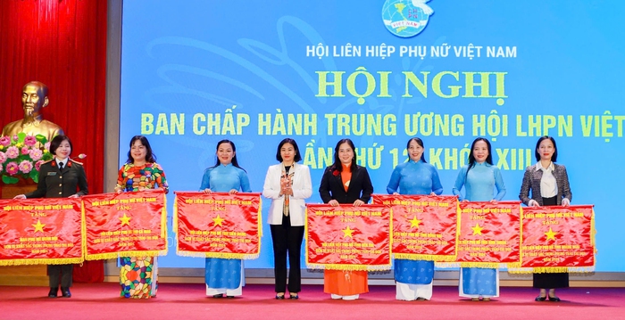 8 Hội LHPN tỉnh, thành được tặng Cờ "Đơn vị dẫn đầu phong trào thi đua năm 2024"- Ảnh 2.